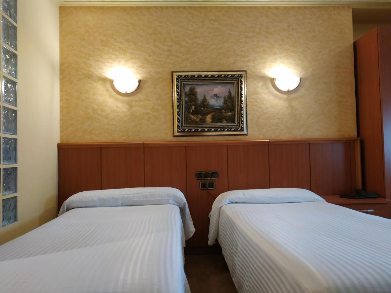 Hotel Real De Castilla Tordesillas Exterior foto